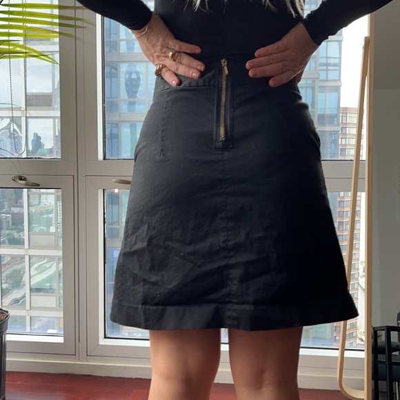 EXPRESS SKIRT - Picture 3 of 6